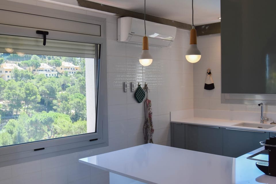 open kitchen with sea views. Dischwasher, kettel, coffe maker... SA PUNTA COSTA 