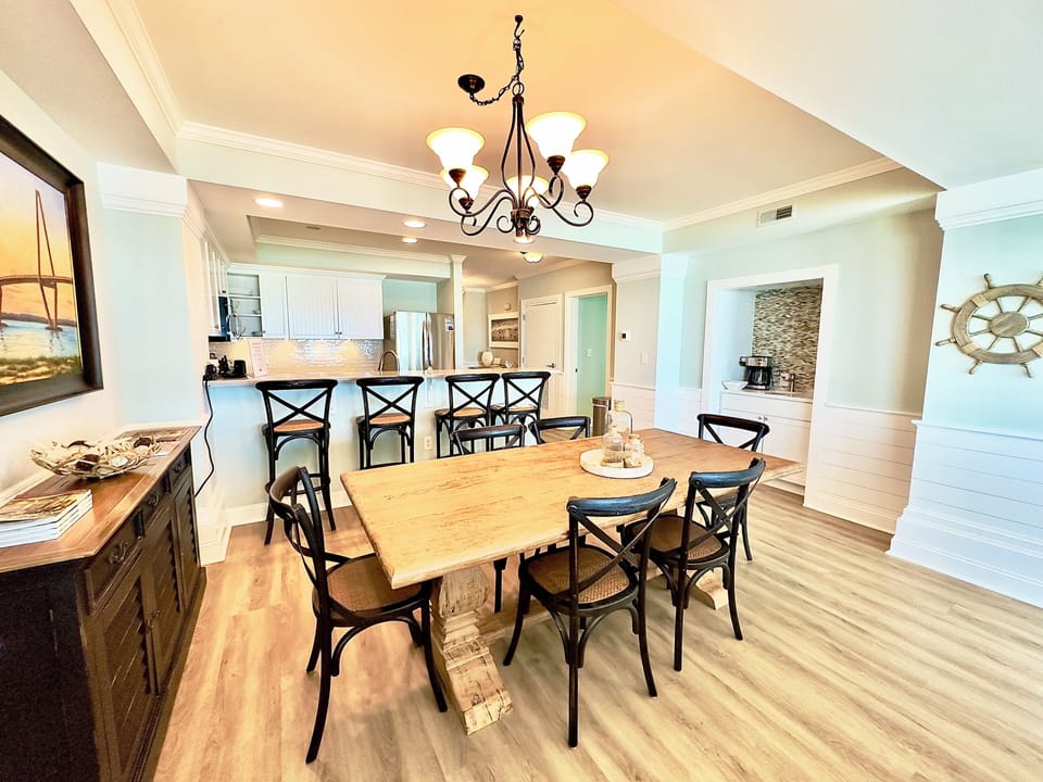 Dining and bar area