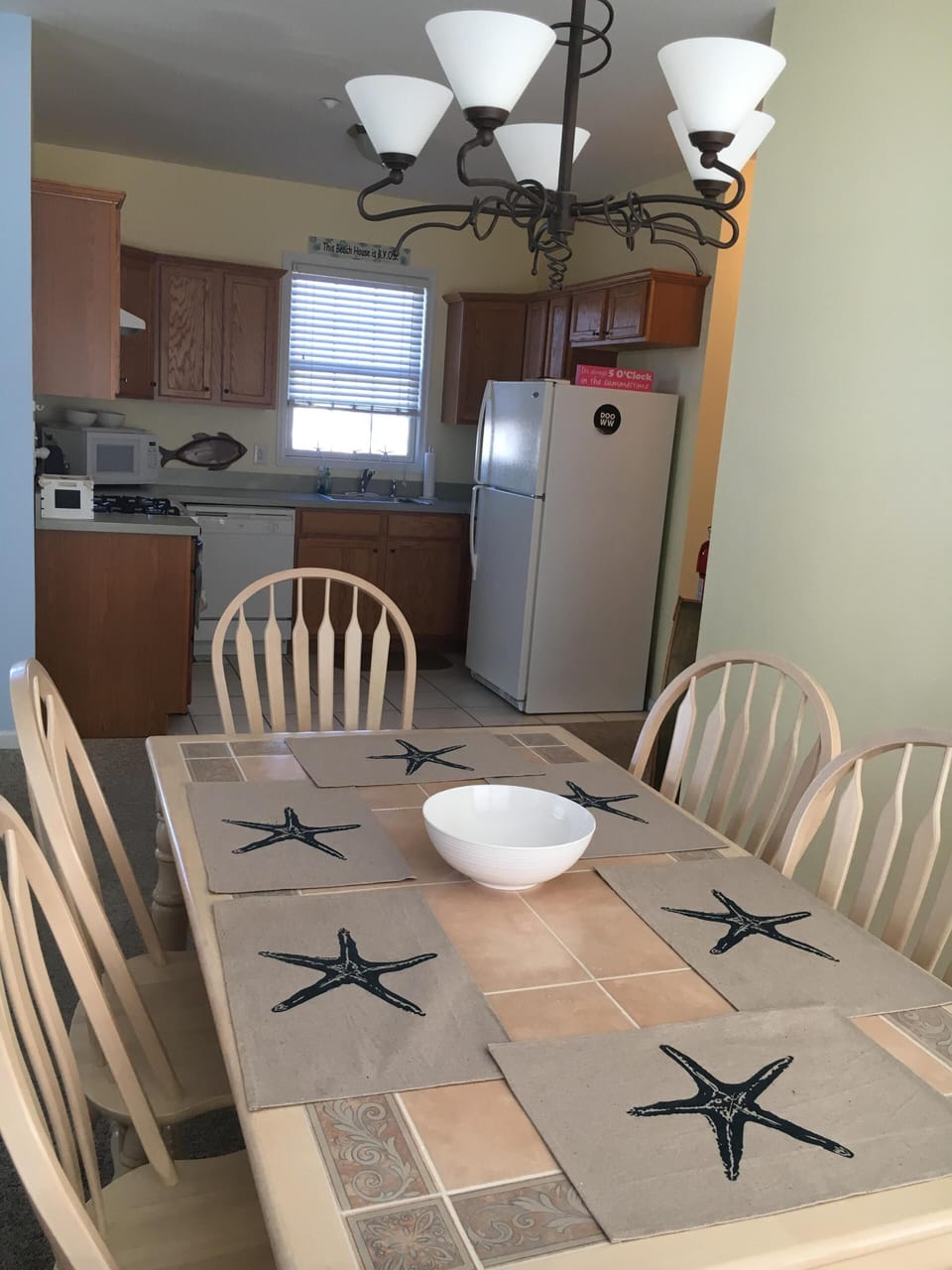 fun dining space seats 6-8 