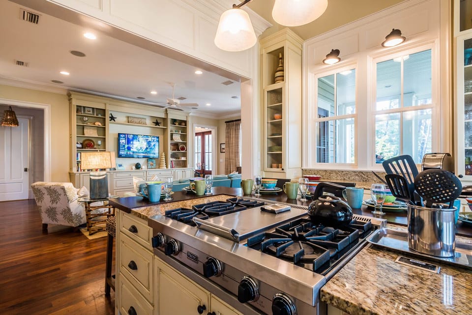 First Floor: Kitchen