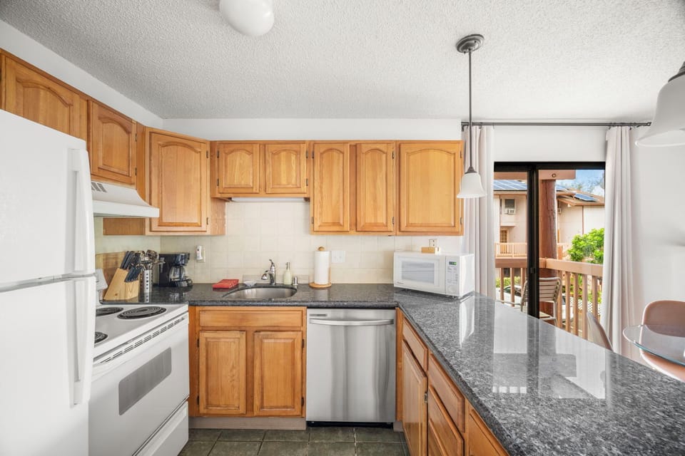 Full Kitchen for all your dining needs