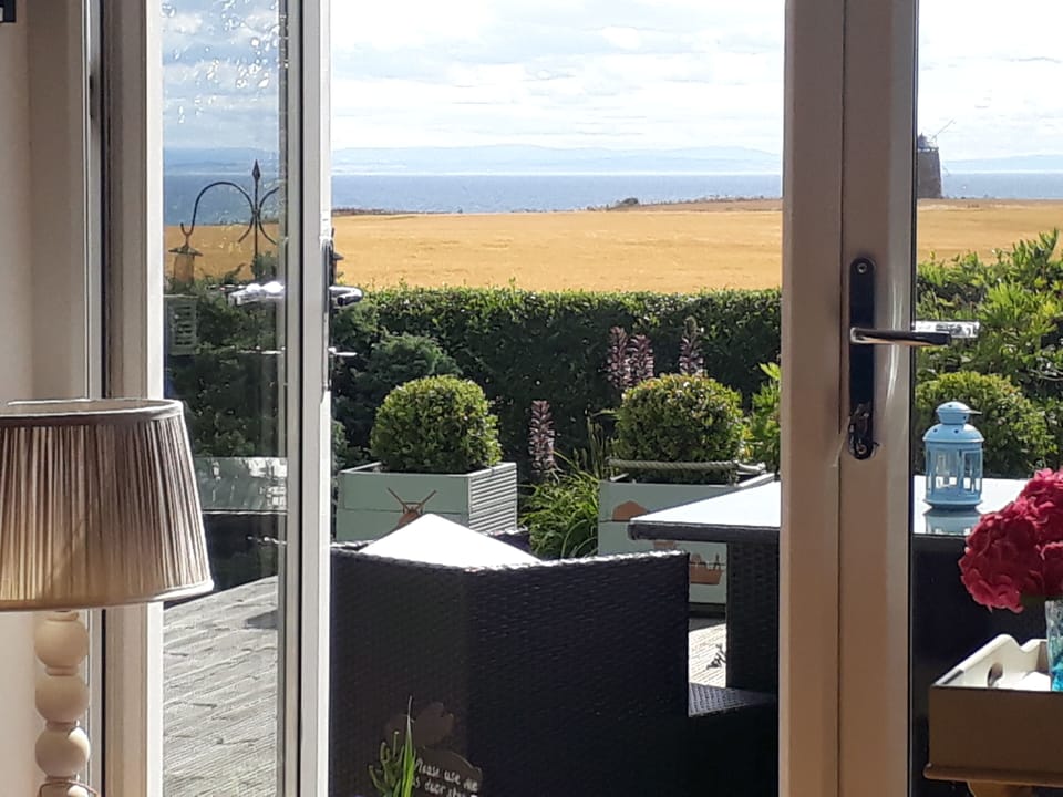 rekax, read, listen to music and recharge your batteries.