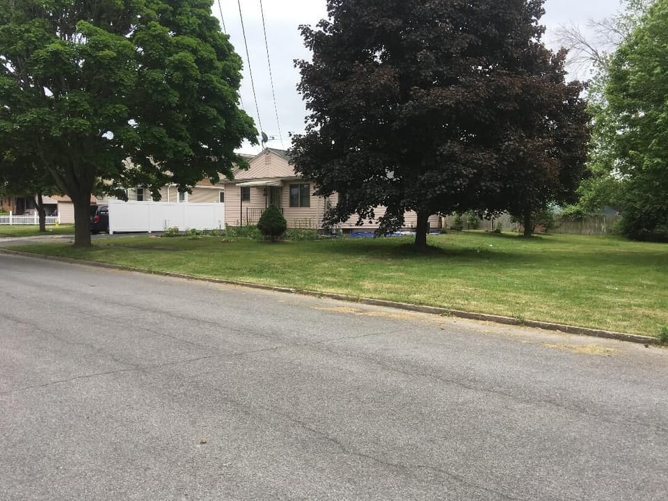 Street view of the house 