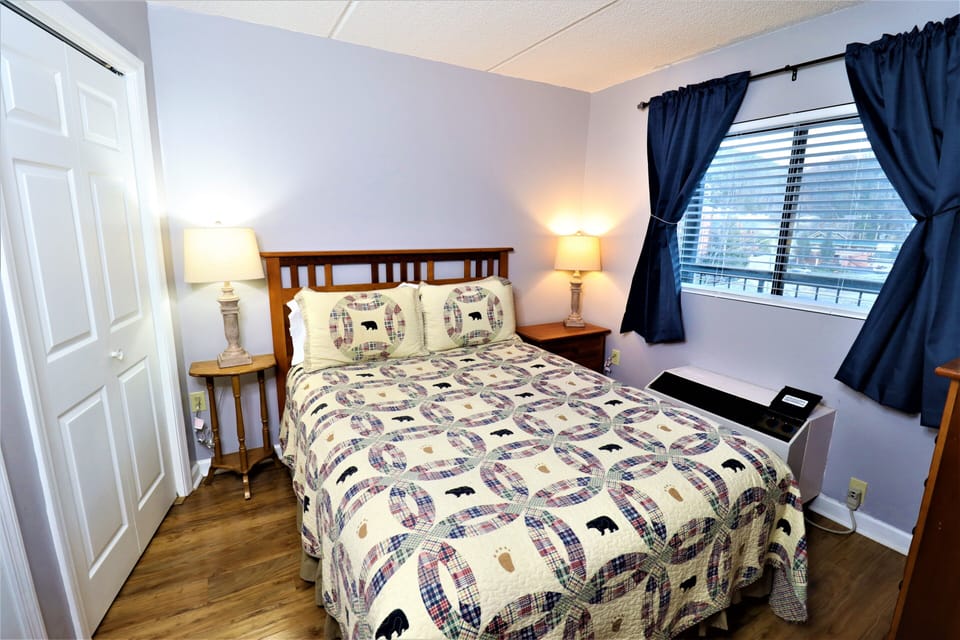 Queen Bed in Private Bedroom.