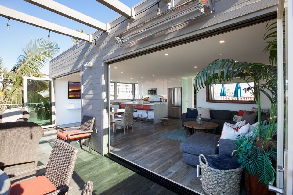 Indoor/outdoor living at it's best! 