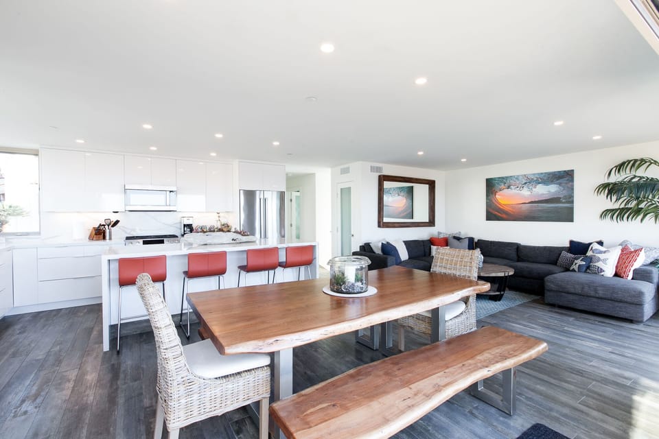 Dine while enjoying the ocean breeze