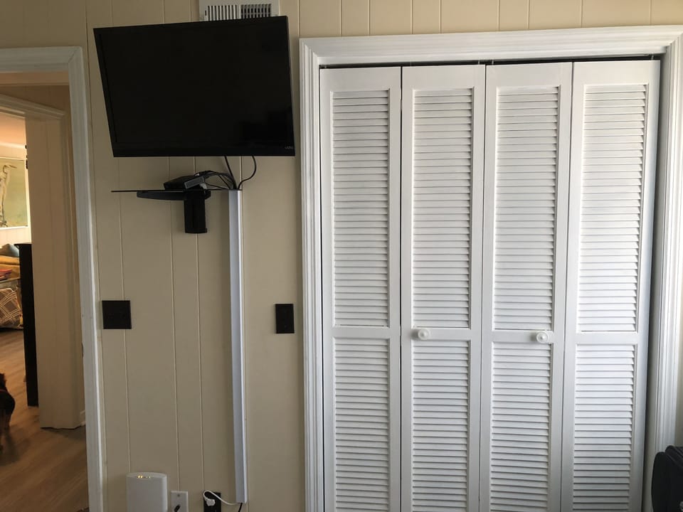 32 inch flat screen in 2nd BD- 