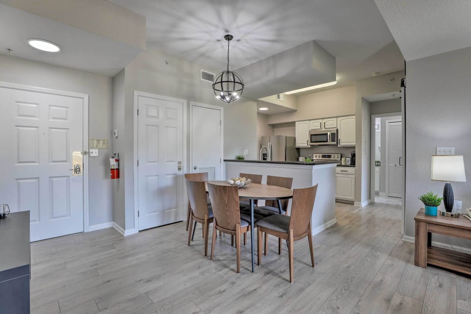 Dining Area | Dishware & Flatware Provided
