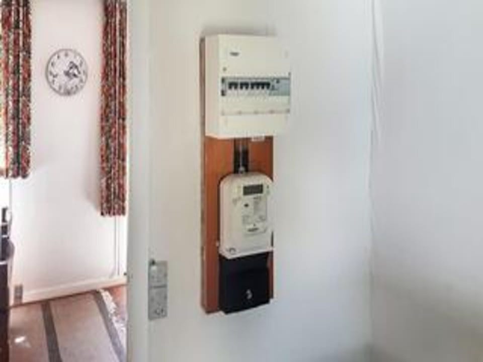 Electricity meter cabinet