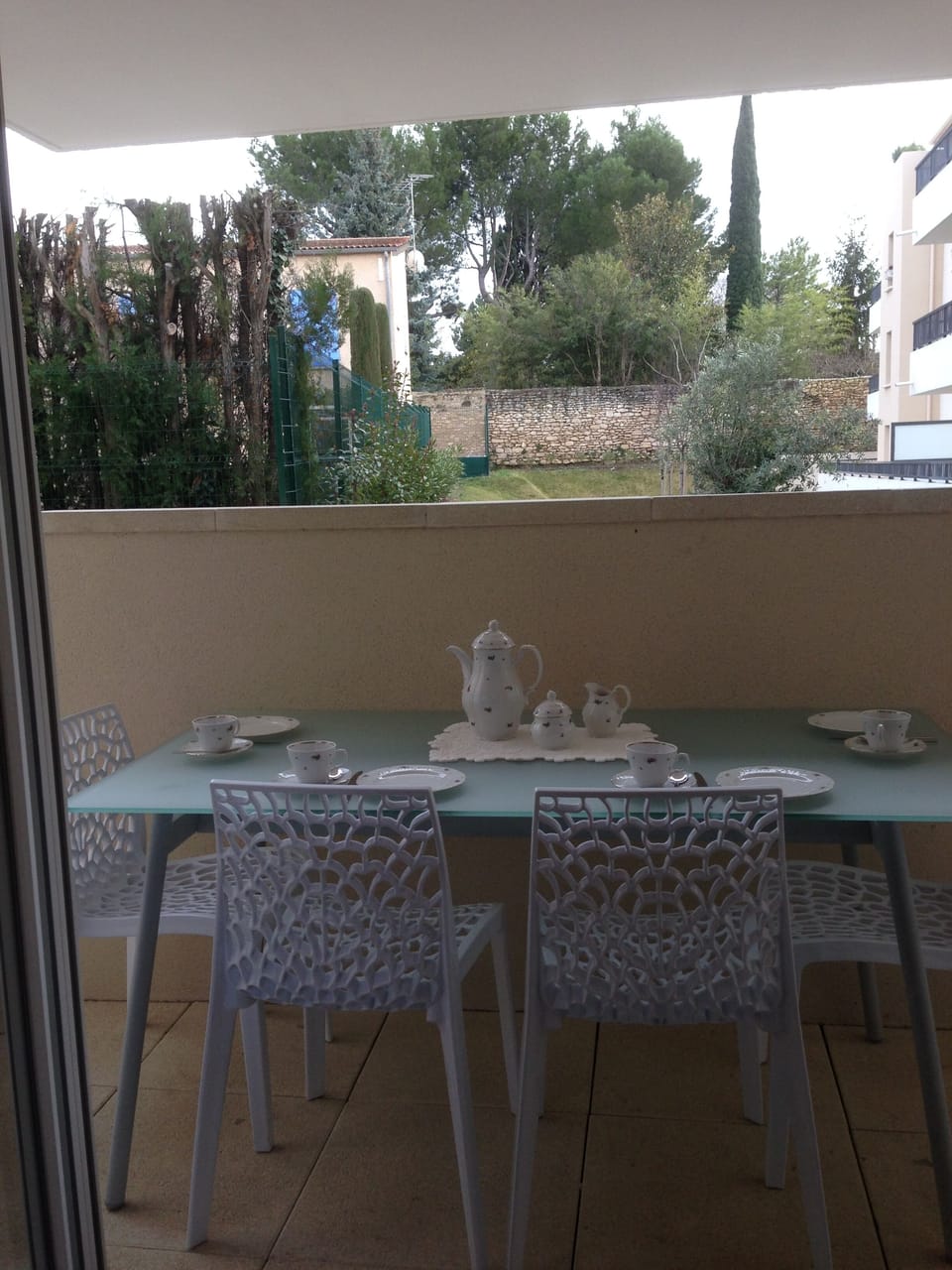 Balcony with views over the garden