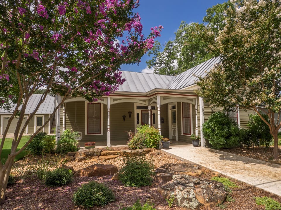 1905 Fredericksburg Charm