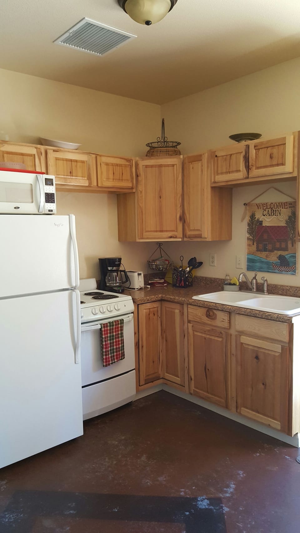 The full kitchenette