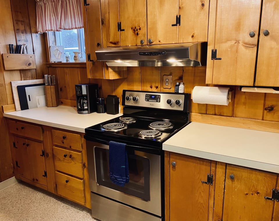 Plenty of counter space in the kitchen, along with stainless steel appliances! 
