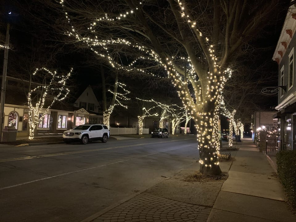 Take a stroll in downtown Saugatuck to see the festive lights. 