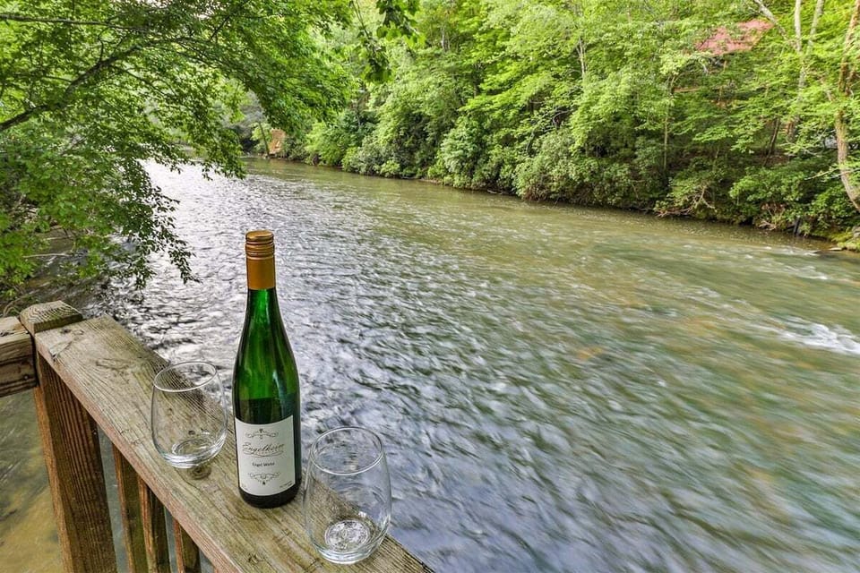 The beautiful and relaxing Cartecay River