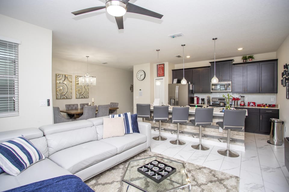 Living room / TV room / Smart TV