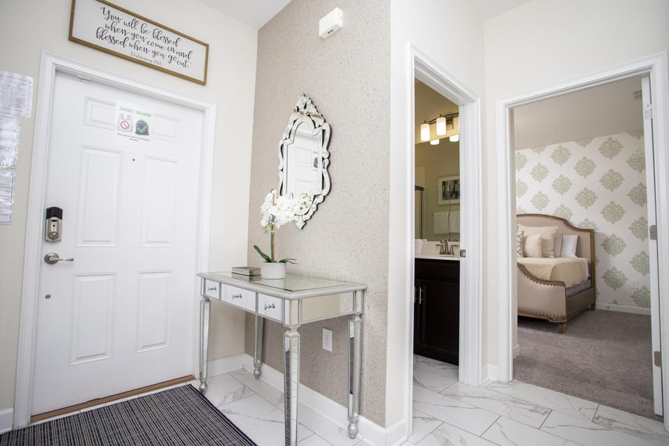 Entrance / Bathroom 1st floor / Bedroom 1st floor