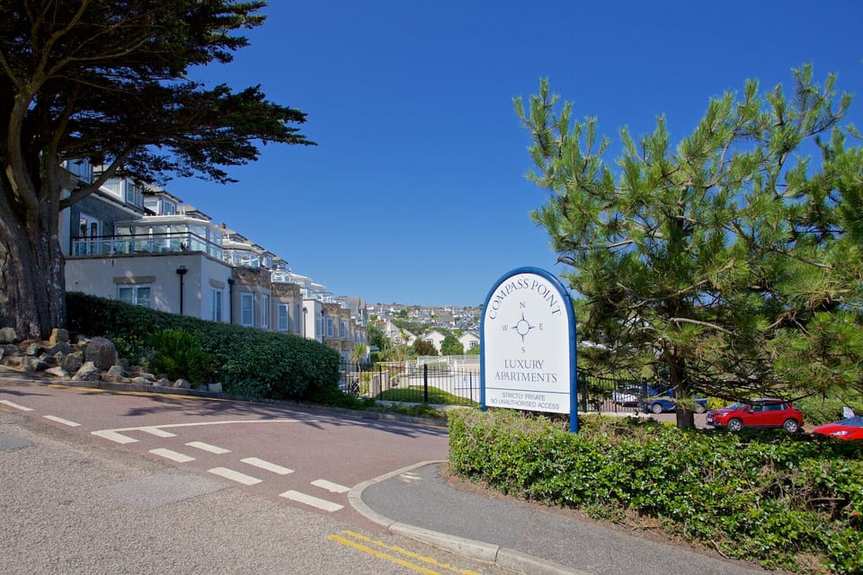 Compass Point has a prestigious location above Carbis Bay Beach