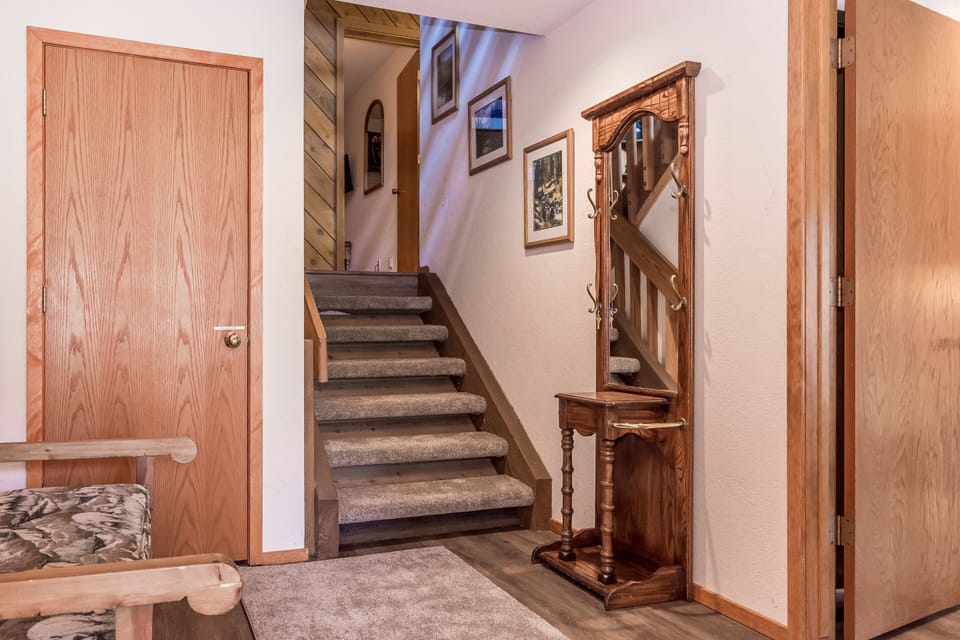 Entryway / Mud Room