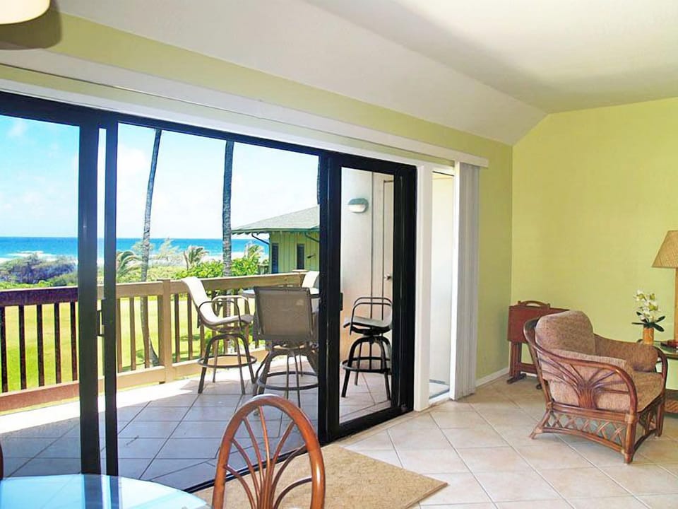 Living Area looking out to Lanai