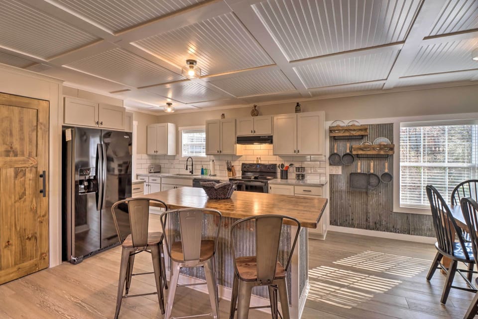 Well-Equipped Kitchen