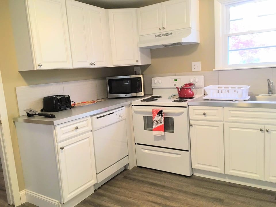 Renovated and fully equipped kitchen