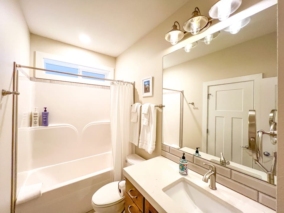 Queen Bedroom  Downstairs private bath