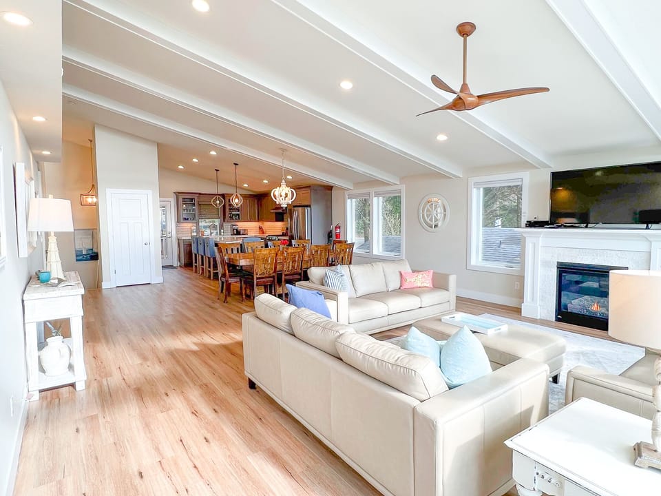 Very spacious great room 