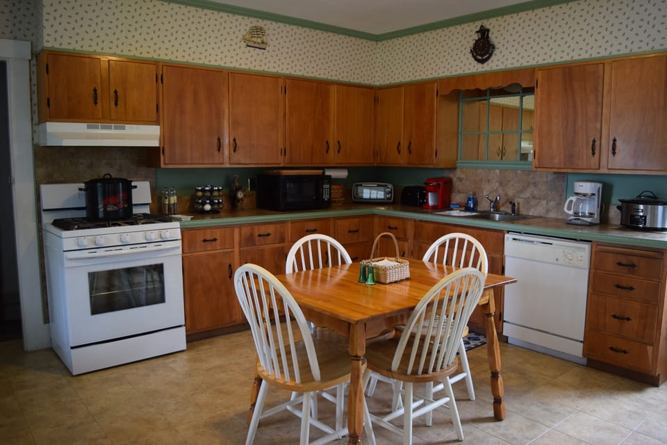 Eat in kitchen 