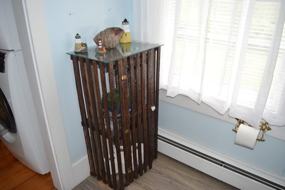 Lobster trap cabinet