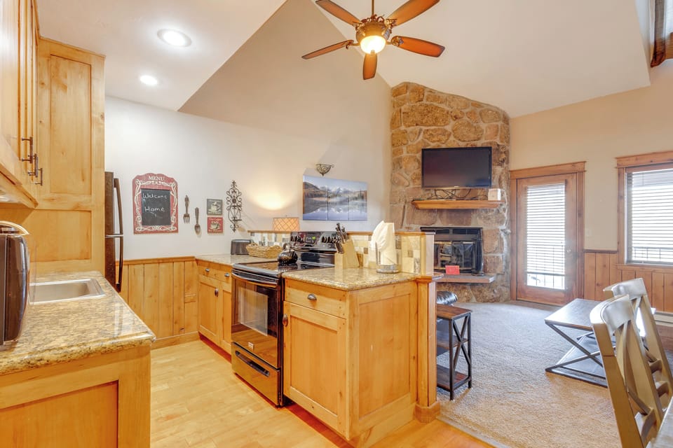 Interior | Open Floor Plan | Free WiFi