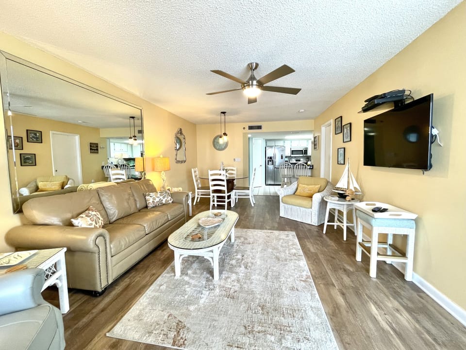 Open floor plan from living room to kitchen