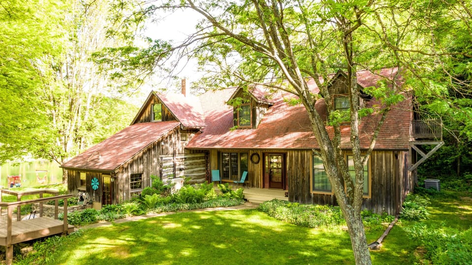 The modern addition to the cabin. 