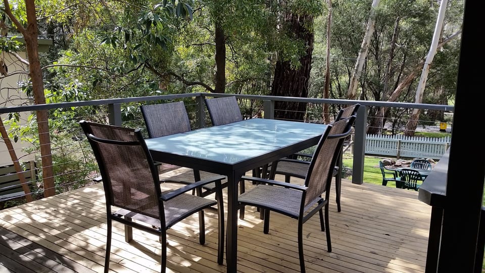 Alfresco allure: Outdoor entertaining for memorable gatherings. Enjoy the open air in style. 