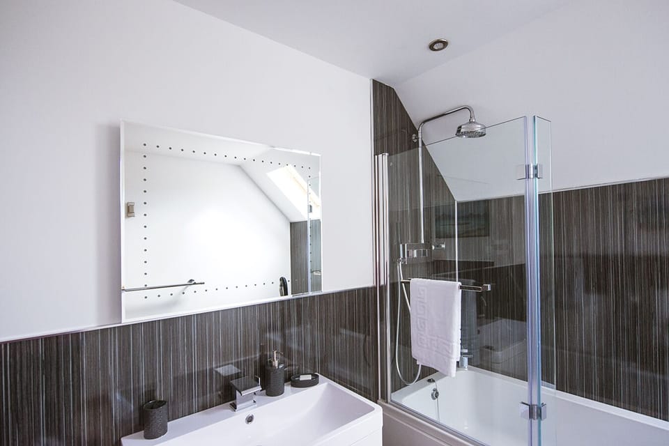 Main bathroom