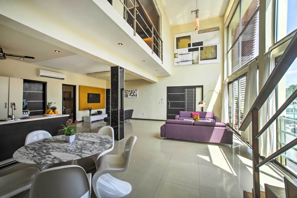Living Room | Flat-Screen TV