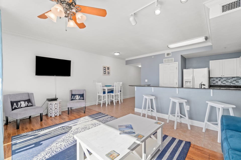 Gulf Front Living Area with Sleeper Sofa