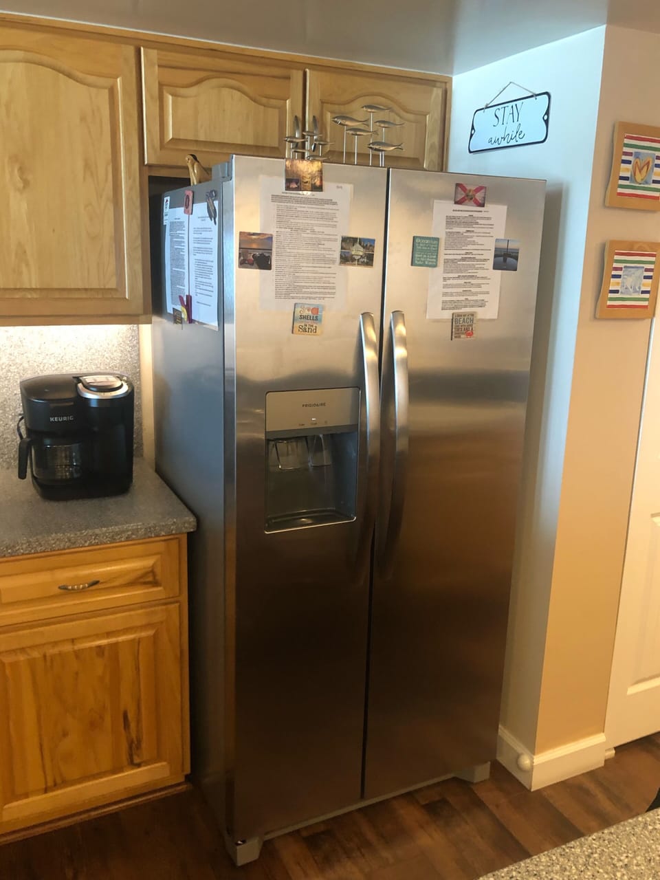 25.6 cuft SS Stainless Refrigerator  ice maker/water door dispenser keurig 
