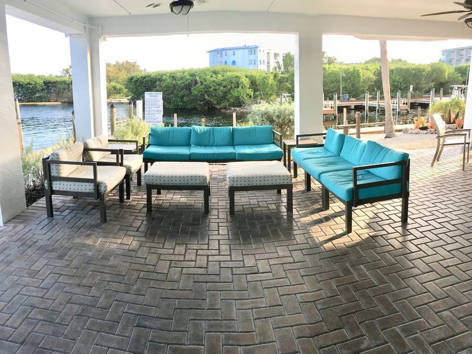 Marina Seating