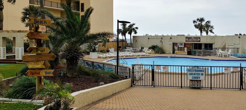 View into the pool entrance and snack bar area