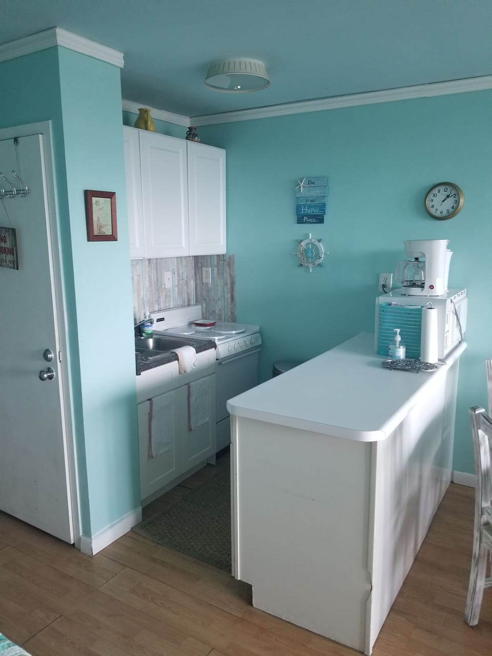 full kitchen