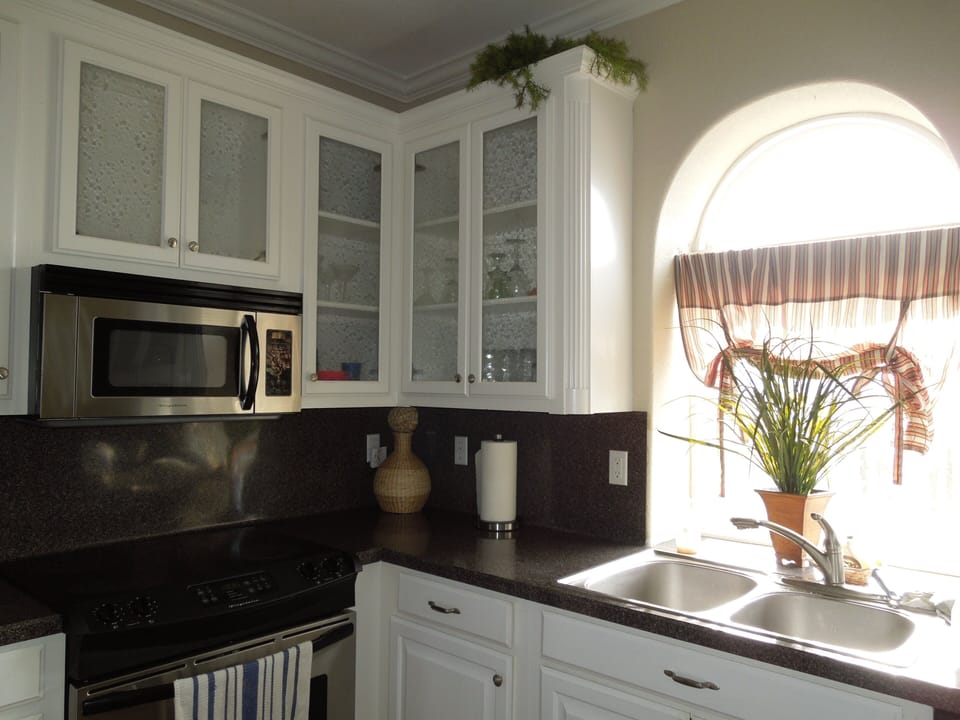 spacious kitchen 