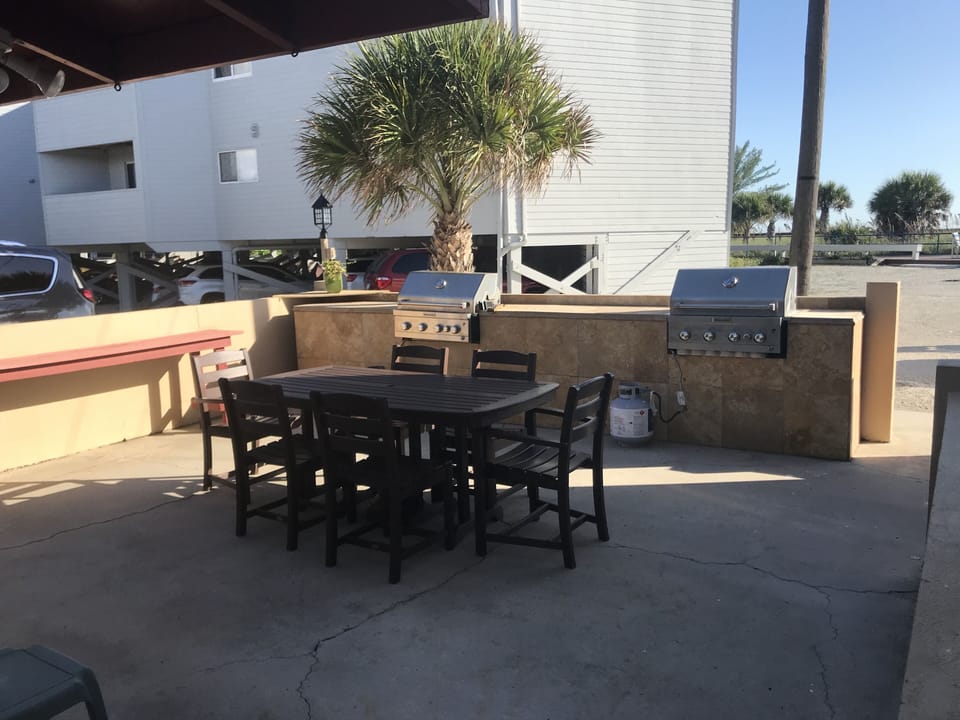 Outdoor kitchen located near Beach access