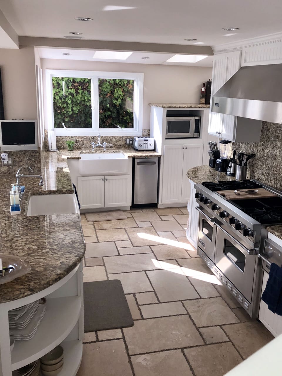 Kitchen with Viking Appliances