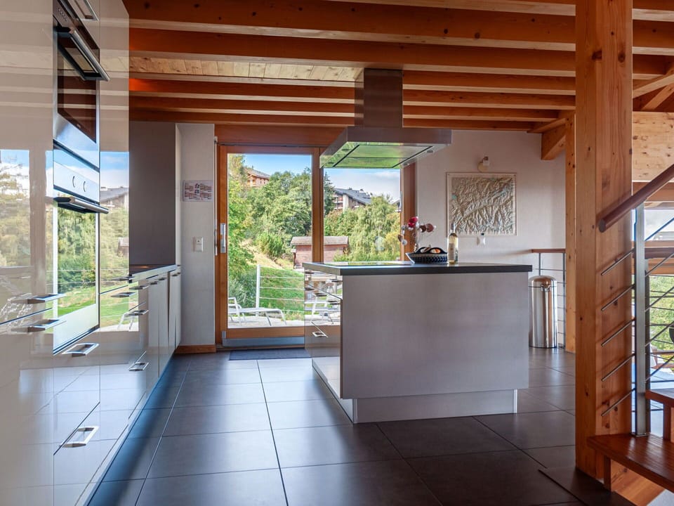 Building, Window, Plant, Wood, Interior Design, Shade, Flooring, Floor, Real Estate