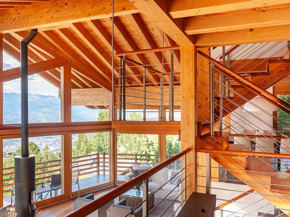 Wood, Beam, Hardwood, Wood Stain, Building, Facade, Roof, Composite Material