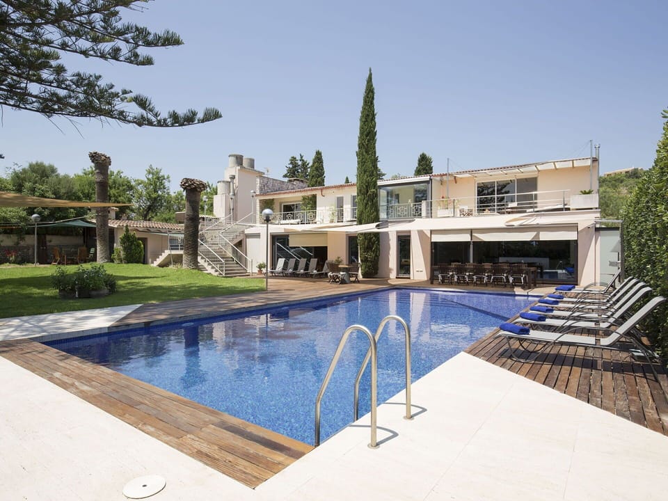 Swimming Pool, Property, Building, House, Architecture, Real Estate, Residential Area, Home, Reflecting Pool, Estate