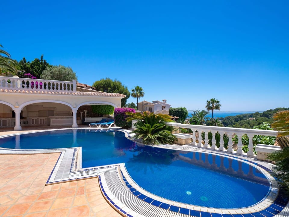 Water, Sky, Plant, Property, Swimming Pool, Seaside Resort, Tree, Azure, Building, Outdoor Furniture
