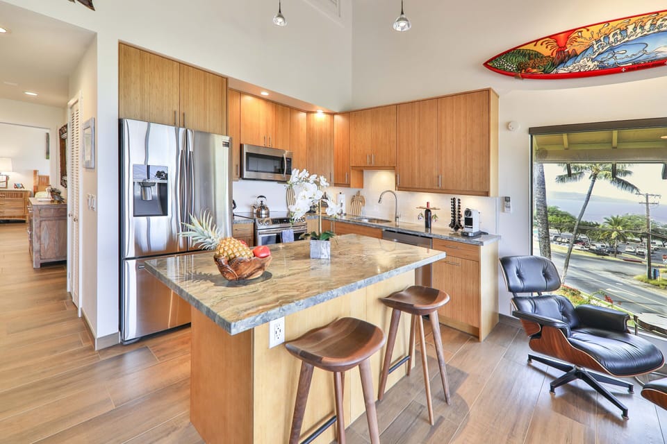 Kitchen island 