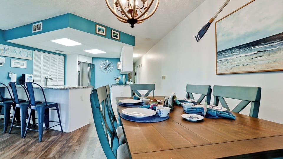 Dining Table & Kitchen
